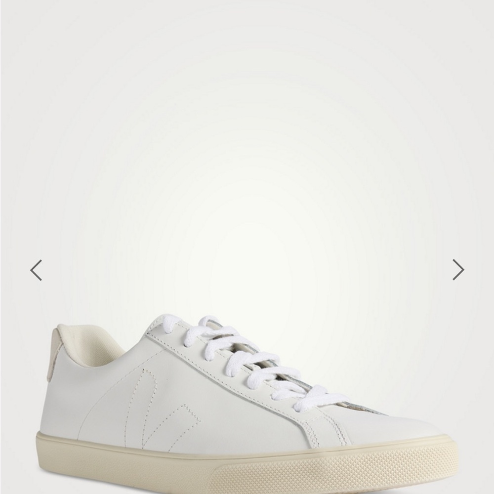 VEJA Esplar White Athletic Shoes size 9 neutral everyday shoe
